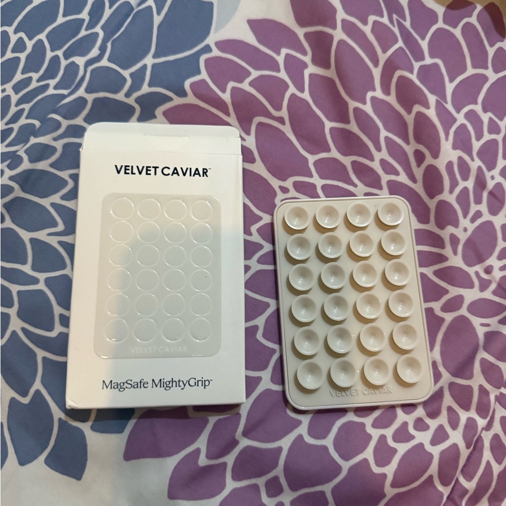 Velvet Caviar MagSafe MightyGrip (Sand Stone)